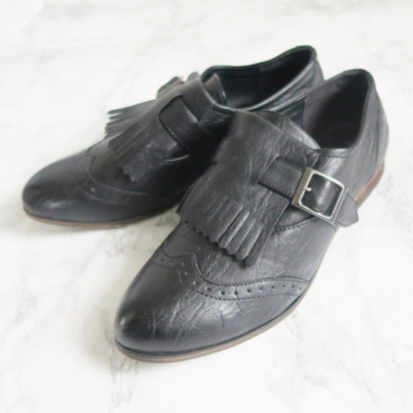 Forever 21 Shoes - LAST CALL Black Wingtip Fringe Loafer Oxfords 7
